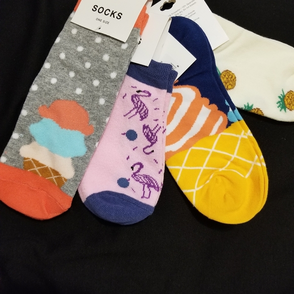 Other - 💥4 PAIRS OF SOCKS